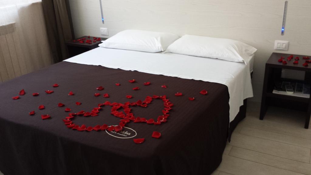 Orchidea Rooms & Suites Чивитанова-Марке Экстерьер фото