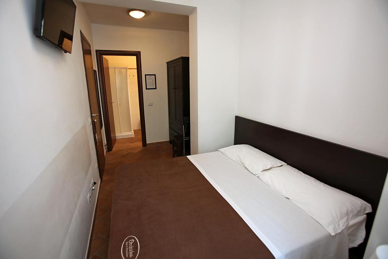 Orchidea Rooms & Suites Чивитанова-Марке Экстерьер фото